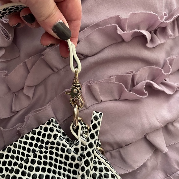 Sondra Roberts 2 crossbody bag - Picture 6 of 7